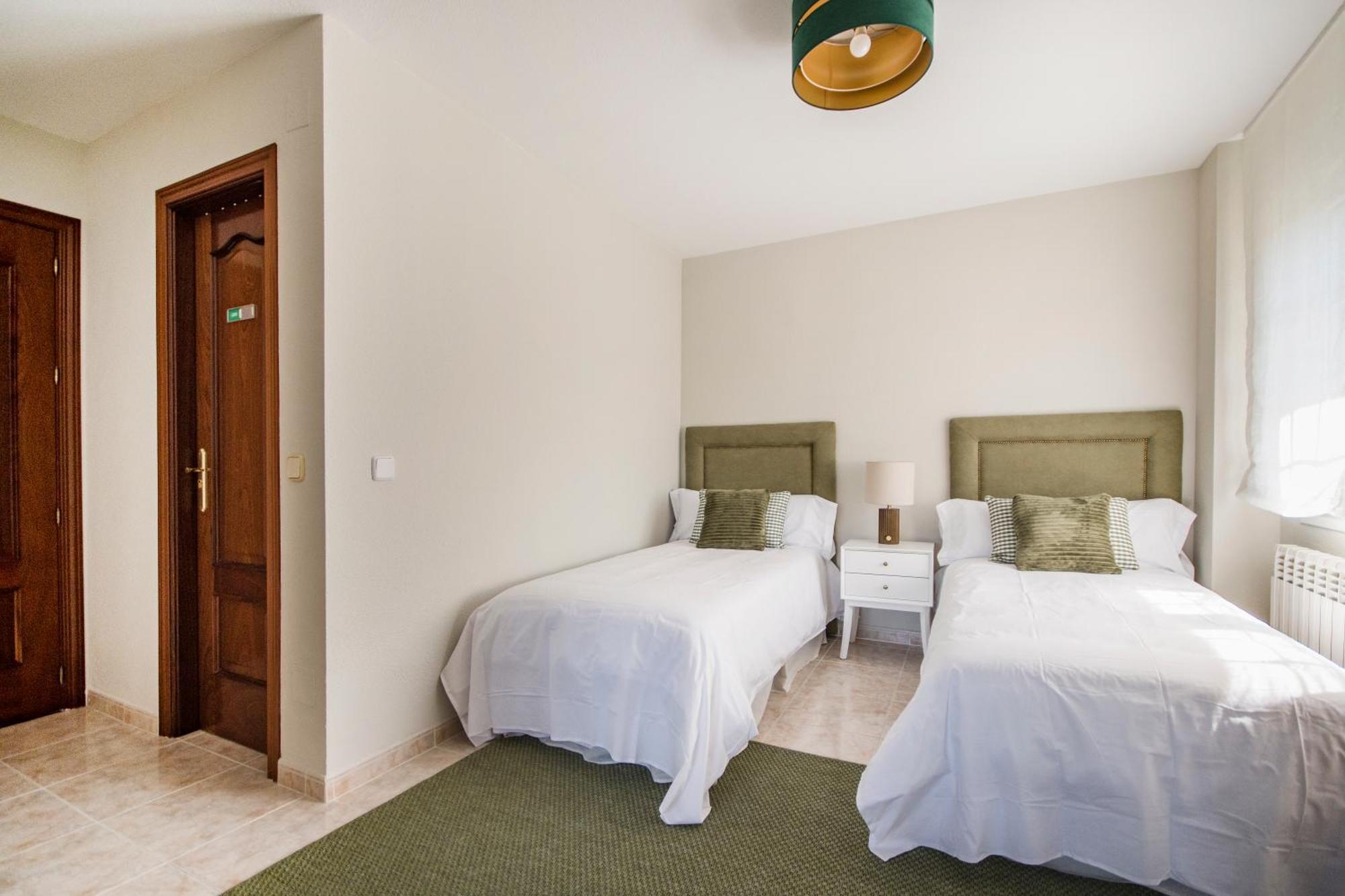 El Jardin De Estrella Villa Navacerrada Luaran gambar